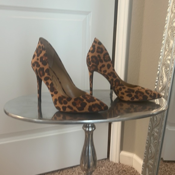 Jessica Simpson New Maxi Leopard stiletto heels Size 8 - Picture 2 of 7